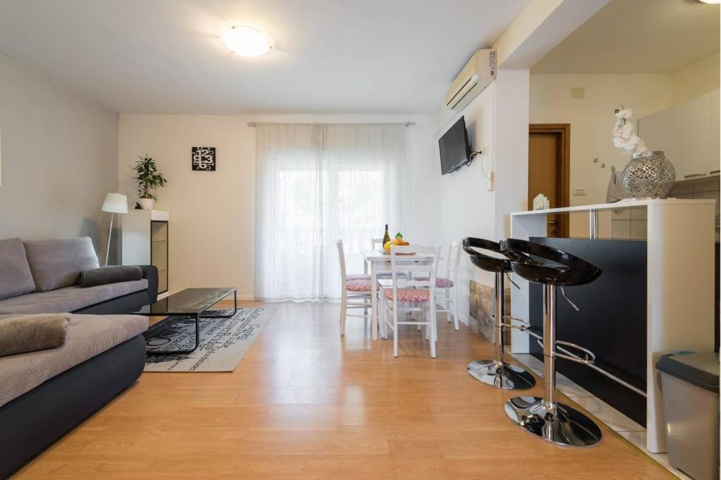 Super Horizont -Free Parking And Jaccuzzi Hotel Stobrec Bagian luar foto
